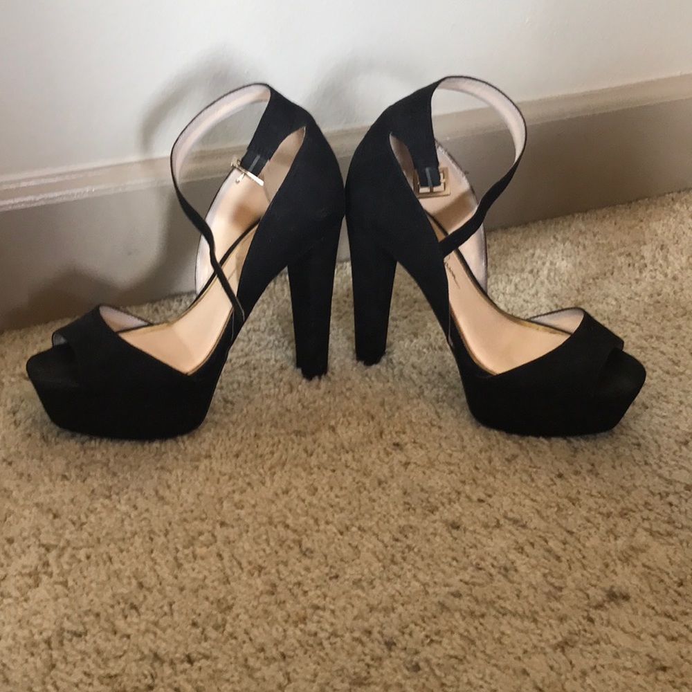 Jessica Simpson Black Heels!